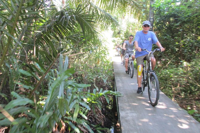 5-Hour Bike Tour of Hidden Bangkok - Fresh food market stop: how the guide changes what you notice