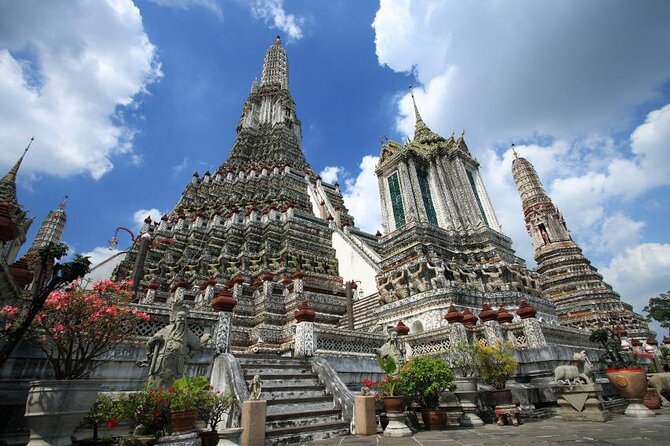 Amazing Chaophraya Dinner Cruise Experience - Quick hits before you go