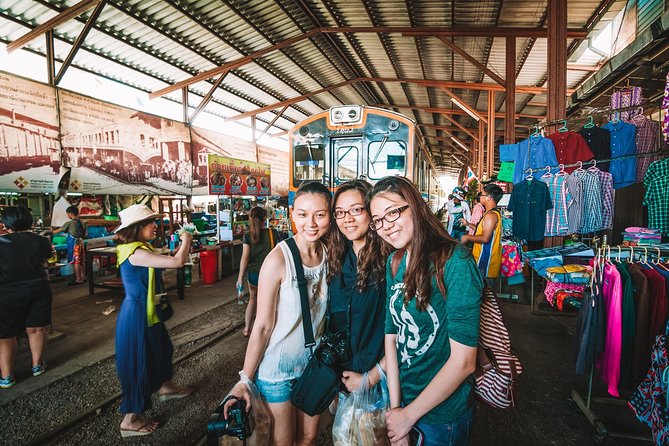 Amphawa Floating & Maeklong Railway Train Market (Small Group) - Who this tour suits best