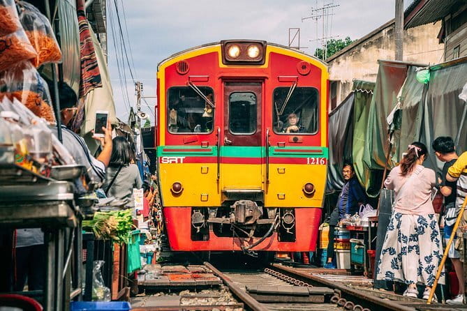 Ayutthaya, Damnoen Floating & Maeklong Railway Market Day Tour - Starting from Bangkok at 7:00 am (and ending near MBK)