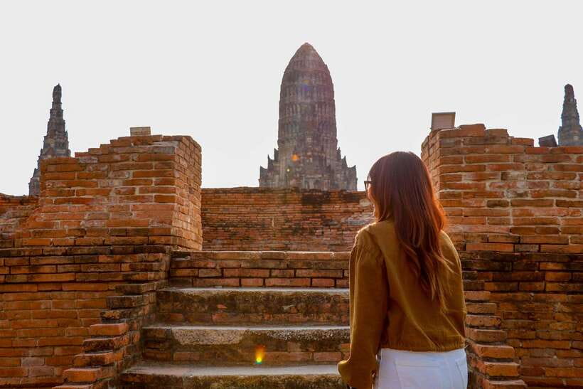 Ayutthaya One Day: Famous Temples & Bang Pa-In Palace Tour - Bang Pa-In Royal Palace: European-style pavilions, Thai gardens