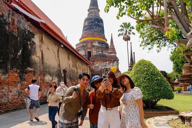 Ayutthaya Summer Palace and Temples Day Tour from Bangkok - Stop 4: Wat Chaiwatthanaram for Wide Views and Strong Architecture