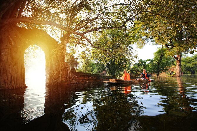 Ayutthaya Sunset Boat & UNESCO Temples: Multi-language private tour from Bangkok - Why Ayutthaya looks better from the water at dusk
