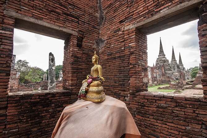 Ayutthaya Temples and River Cruise from Bangkok - Temple stop 2: Wat Phra Si Sanphet for royal temple scale