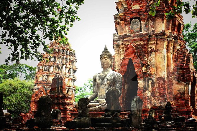 Ayutthaya Temples and River Cruise from Bangkok - Lunch on the Chao Phraya: buffet on a boat with temple views