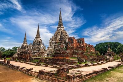 Ayutthaya UNESCO Temples Group Tour with Lunch - Wat Lokayasutharam: the reclining Buddha that actually looks long
