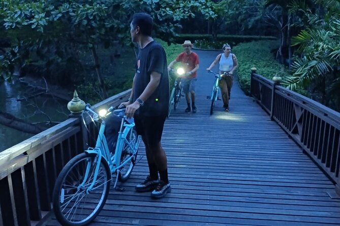 Bamboo Bicycle Tour in twilight: watch dancing Fireflies in Bangkok - Guides That Actually Shape the Evening