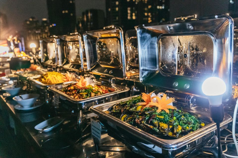 Bangkok: Alangka Luxury Buffet Dinner Cruise With Live Music - Live music and Thai dance: the show’s rhythm on board