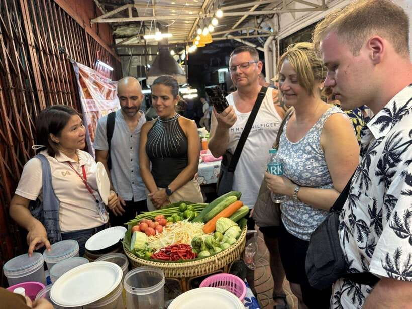 Bangkok Authentic Tasting Thai-Chinatown Walking Food Tour - Why the Guide Matters: Vendor Visits and Real Cooking Craft