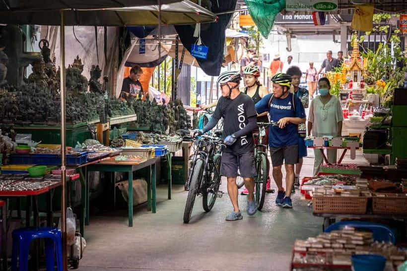 Bangkok: Backstreets and Historic Temples Bike Tour - Bangkok Noi Canal Riding: A different kind of Bangkok neighborhood