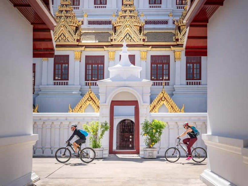 Bangkok: Backstreets and Historic Temples Bike Tour - From Khaosan side streets to the Chao Phraya: The smart move away from big roads
