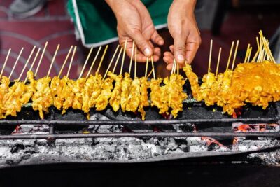 Bangkok: Backstreets Food Tour with 15+ Tastings - The Shanghai Mansion start: simple, practical, and close to the action