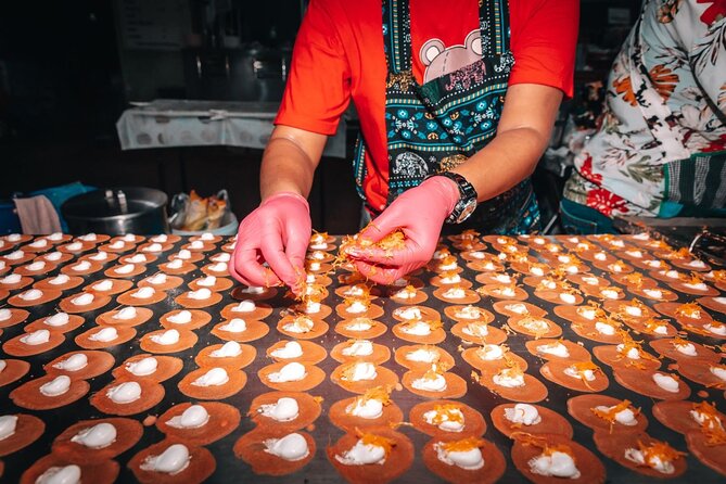 Bangkok: Backstreets Food Tour with 15+ Tastings - Where Michelin-listed street food fits into a backstreet loop