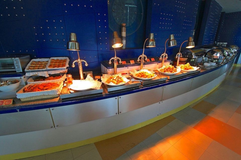 Bangkok: Baiyoke Observation Deck with Lunch/Dinner Buffet - The 84th Floor 360-Degree Revolving Viewpoint: Night Lights in Motion