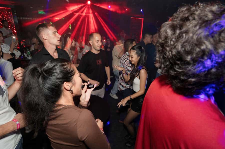 Bangkok: Bar and Club Crawl - Getting from place to place: why private transport is the secret sauce