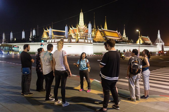 Bangkok by Night: Temples, Markets and Food Tuk-Tuk Tour - Pak Khlong Talat: walking Bangkok’s 24-hour flower market