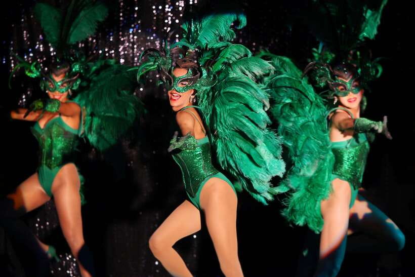 Bangkok: Calypso Cabaret Show with Thai Set Dinner - The cabaret show: costumes, comedy, and 13 performance segments