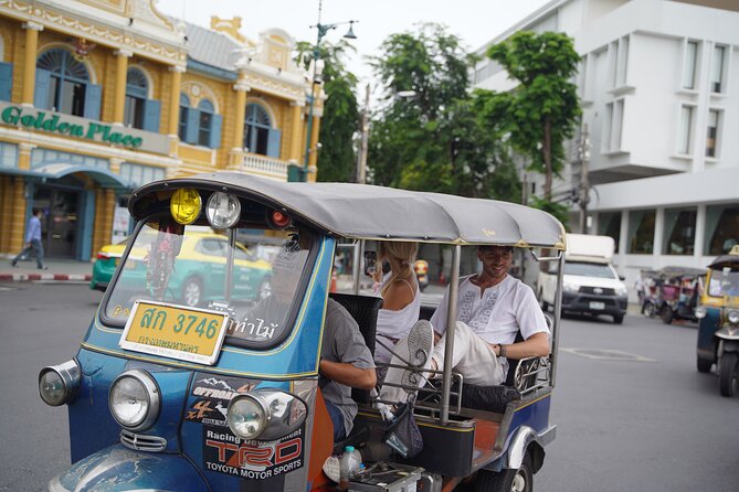 Bangkok: City Highlights Temple and Market Walking Tour - Transport, Timing, and the Small-Group Advantage (10 Max)