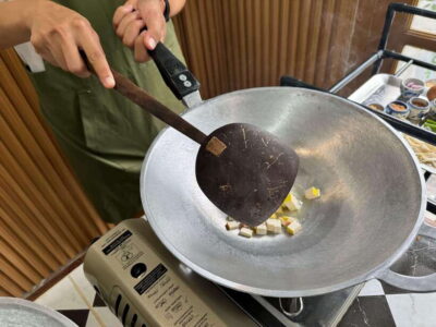Bangkok Cooking Class : Traditional Thai dishes&Market Trip - Tuk-tuk energy and the real Bangkok logistics win