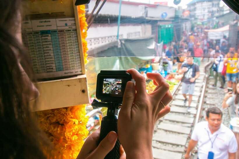 Bangkok: Damnoen Saduak Market and Maeklong Railway Market - Food strategy: how to eat well without ruining the day