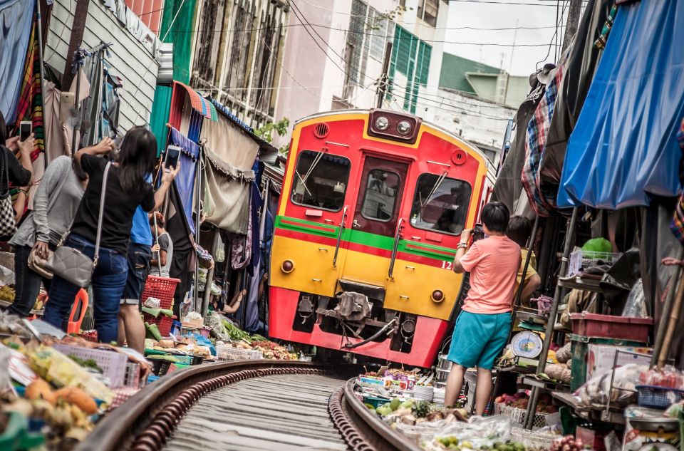 Bangkok: Damnoen Saduak, Train Market & Mahanakhon Day Trip - Should you book this Bangkok day trip?