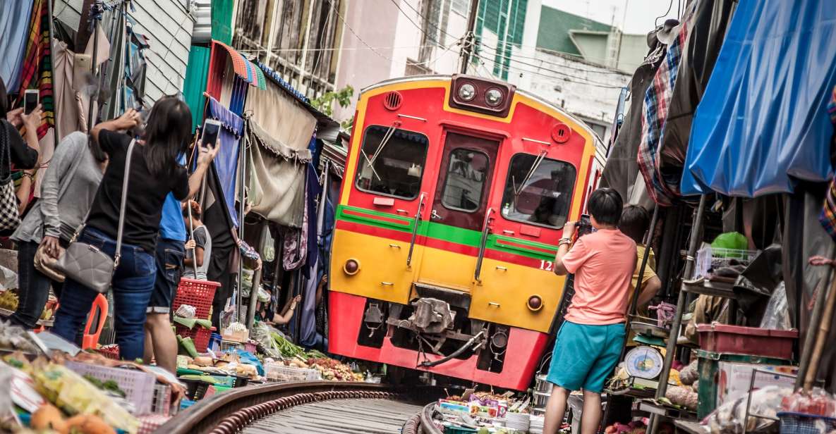 Bangkok: Damnoen Saduak, Train Market & Mahanakhon Day Trip - Maeklong Railway Market: where guides help you shop smarter