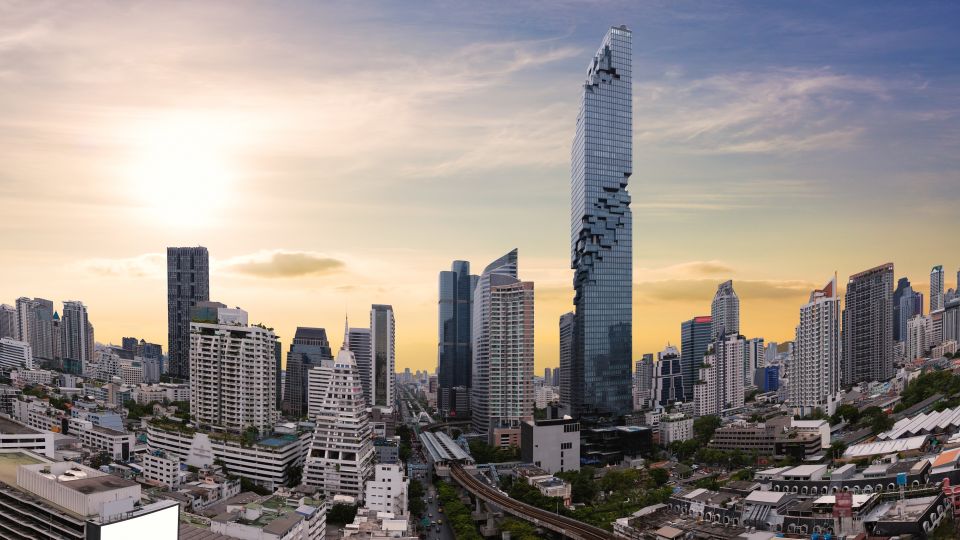 Bangkok: Damnoen Saduak, Train Market & Mahanakhon Day Trip - Price and value for $23: what you’re really paying for