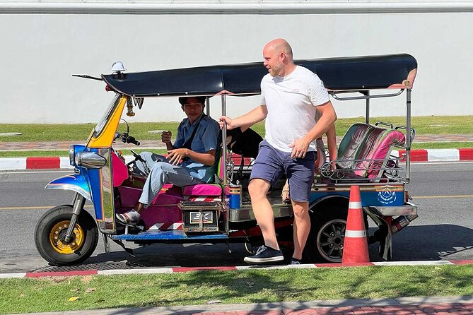 Bangkok Day Tour: Food, Temple & Tuk-Tuk - A 4-hour morning route that makes Bangkok feel doable