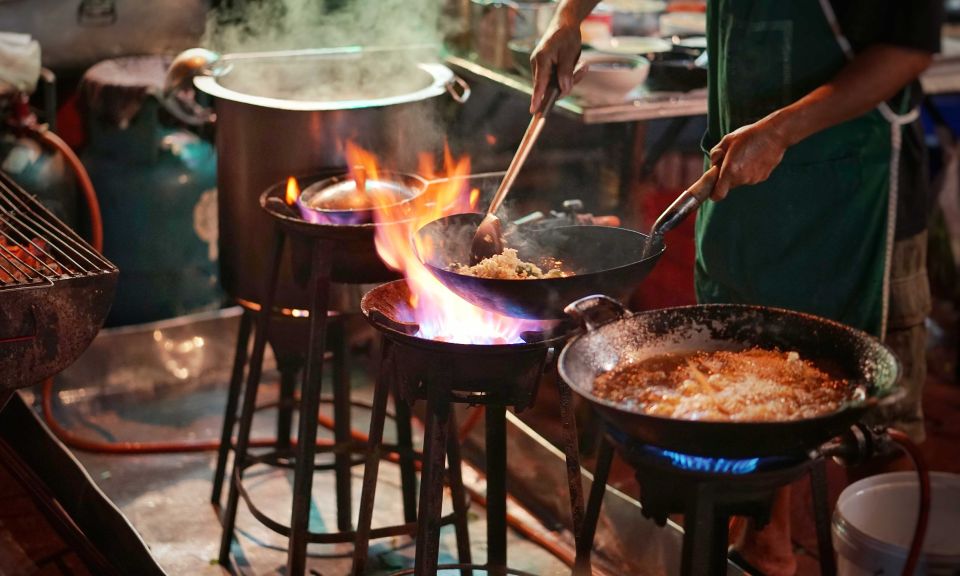 Bangkok: Discover a Taste of Chinatown – 2 Hr Walking Tour - The walking plan in plain English (what you’ll actually do)