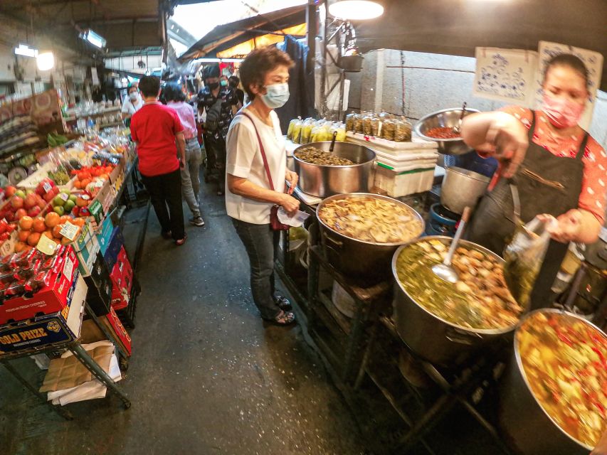 Bangkok: Discover a Taste of Chinatown – 2 Hr Walking Tour - Other stops that round out the night: noodles, dim sum, and dessert