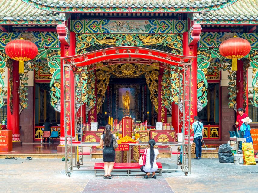 Bangkok: Discover a Taste of Chinatown – 2 Hr Walking Tour - Buddhist temple moments: what you might see and why it fits