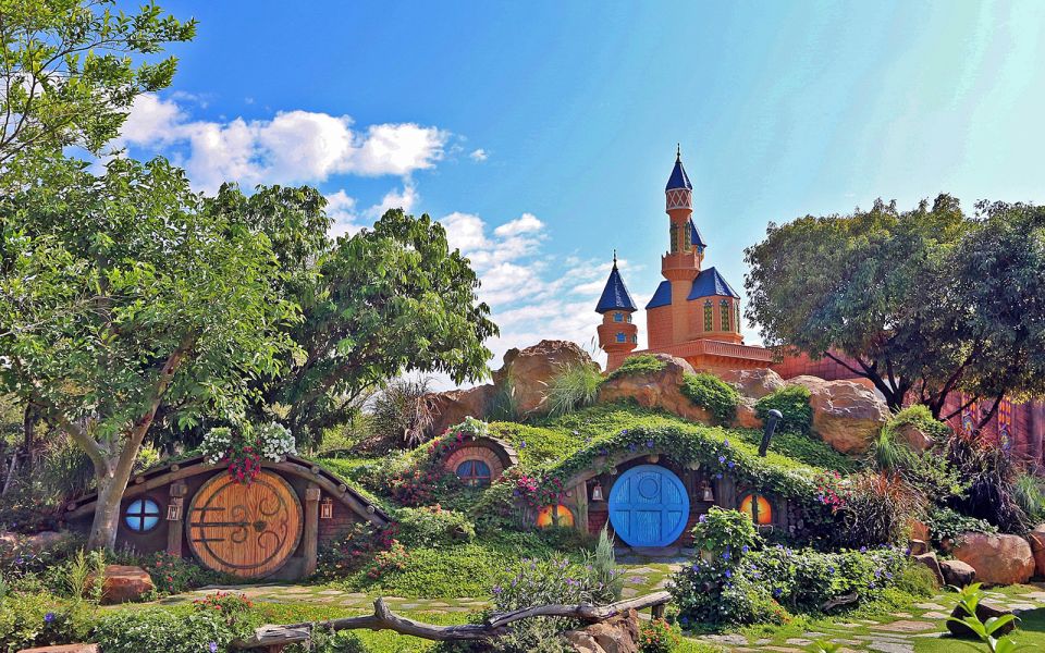 Bangkok: Dream World Entrance Ticket - Snow Town at -8°C: The Coldest Part of Your Day