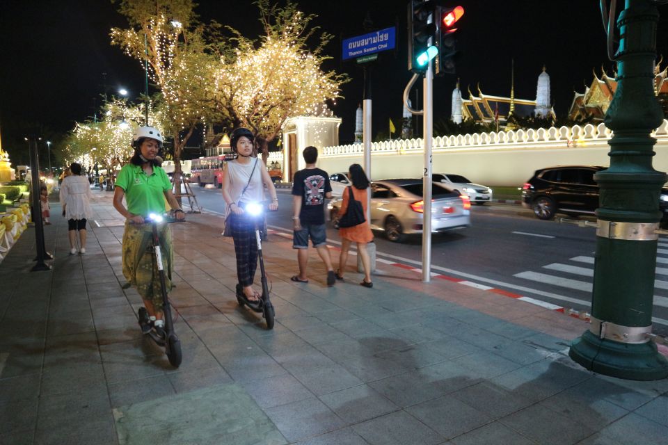 Bangkok: E-Scooter Night Tour with Local Street Food - Wat Suthat and the Giant Swing plus Wat Prayurawongsawat Worawihan: closing the loop