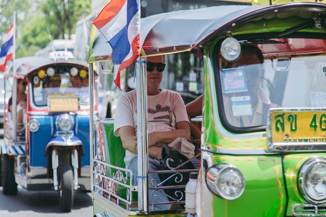 Bangkok Electric Tuk Tuk: Thonburi, Wang Lang & Food Tour - Thonburi Train Station steam locomotives: an engineering pause