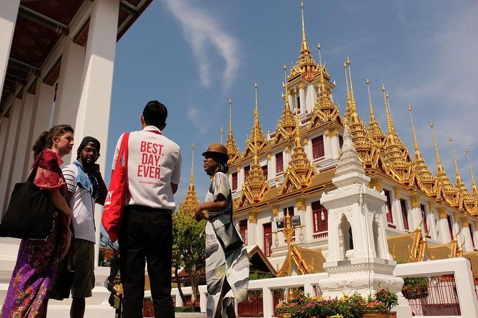 Bangkok Electric Tuk Tuk: Thonburi, Wang Lang & Food Tour - Wang Lang Market: your food tastings and the Grand Palace view