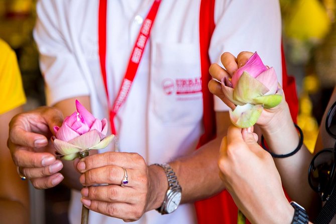 Bangkok Electric Tuk Tuk: Thonburi, Wang Lang & Food Tour - Riverside café break: why it helps the whole schedule