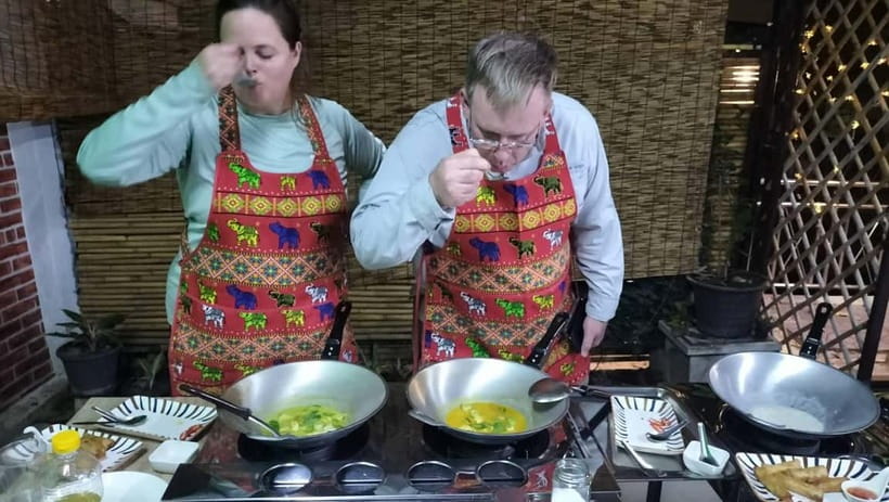 Bangkok: Favourite Thai Flavors Cooking Class by Smart Cook - Your Chef and the English Teaching Style That Actually Helps