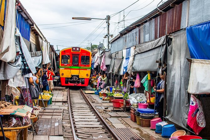 Bangkok: Floating Market and Train Tour with Guide in Spanish and English - Price and logistics: what you’re really paying for