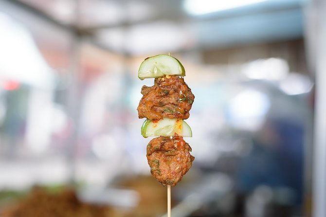 Bangkok Food Tour of Bang Rak with Local Guide - Bangrak Bazaar Stop 1: Thai Street Foods and a Proper First Bite