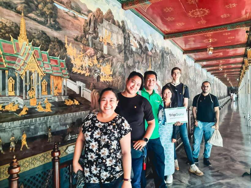 Bangkok: Grand Palace and Wat Phra Kaew Guided Walking Tour - Price and what to budget for entrance fees