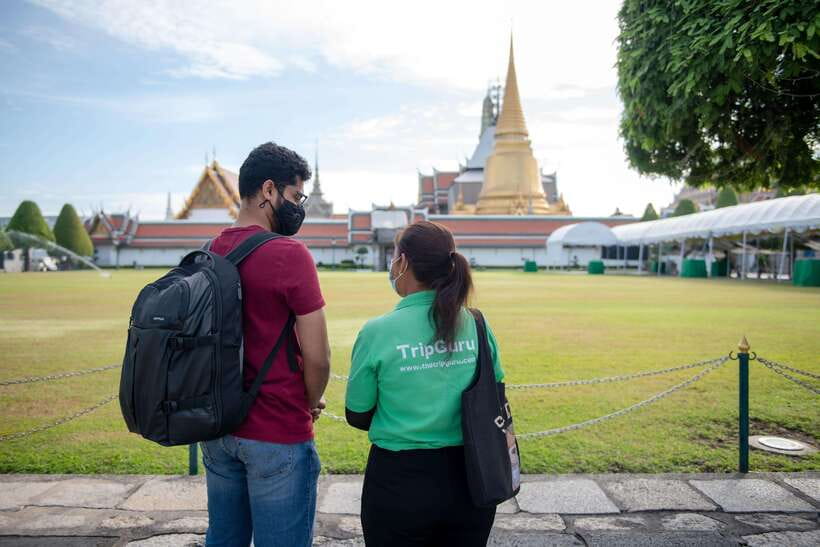 Bangkok: Grand Palace and Wat Phra Kaew Guided Walking Tour - Low-impact design: glass bottles and carbon-offset credits