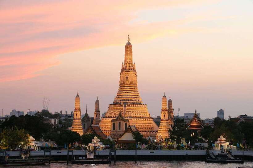 Bangkok: Grand Palace, Wat Pho, Wat Arun and Wat Sa Ket Tour - Stop 1: Grand Palace and Wat Phra Kaew (the royal entrance)