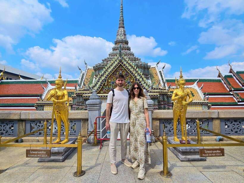 Bangkok: Grand Palace, Wat Pho, Wat Arun and Wat Sa Ket Tour - Stop 2: Wat Pho and the Reclining Buddha (and Thai massage roots)
