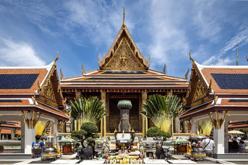Bangkok: Grand Palace, Wat Pho, Wat Arun Sacred & Local Tour - Pak Khlong Talat flower market: where the day cools down