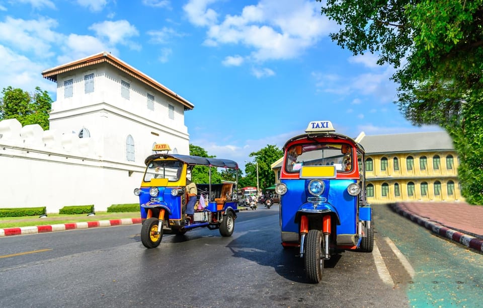Bangkok: Guided Tour in a Typical Thai Tuk-Tuk - Wat Pho and river-side views: great sights without inside time