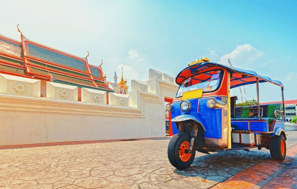 Bangkok: Guided Tour in a Typical Thai Tuk-Tuk - What the tuk-tuk ride feels like (and how to ride smart)