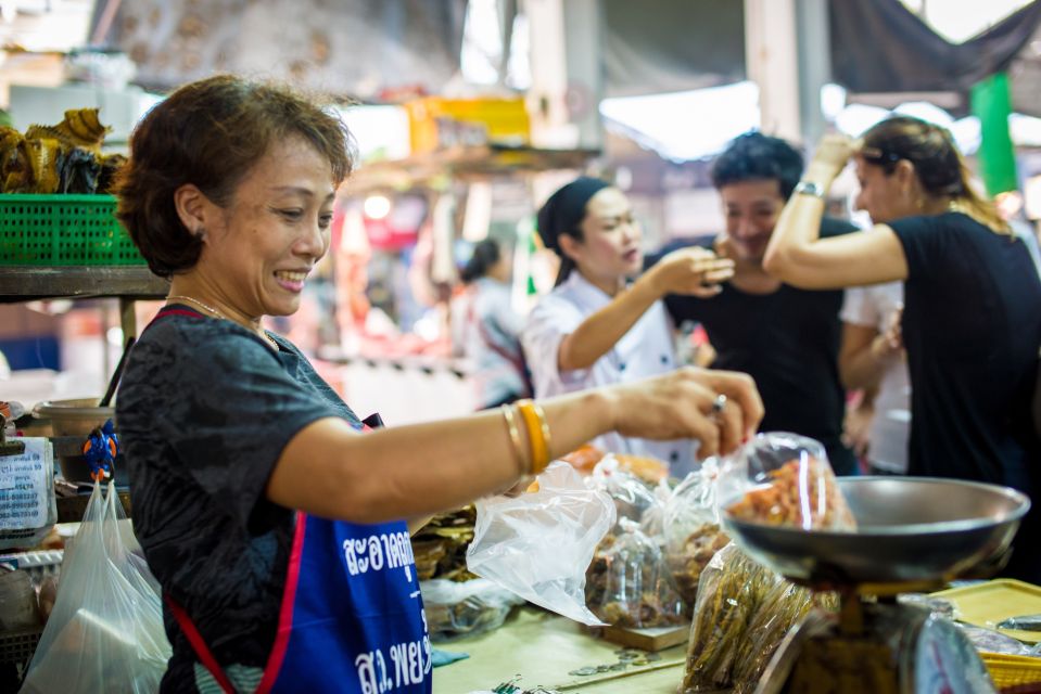 Bangkok: Half-Day Thai Cooking Class in Bangrak District - Chef-led cooking: How you actually make five Thai dishes