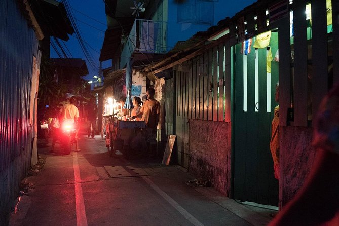 Bangkok Hidden Paths Night Biking Tour with Street-food Meal - Chao Phraya River cycling and the night-sky glimmer