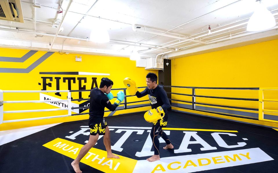 Bangkok: Learn 1-1 Muay Thai + Free Muaythai Shorts & Pickup - The 60-minute class flow: warm-up to real combos