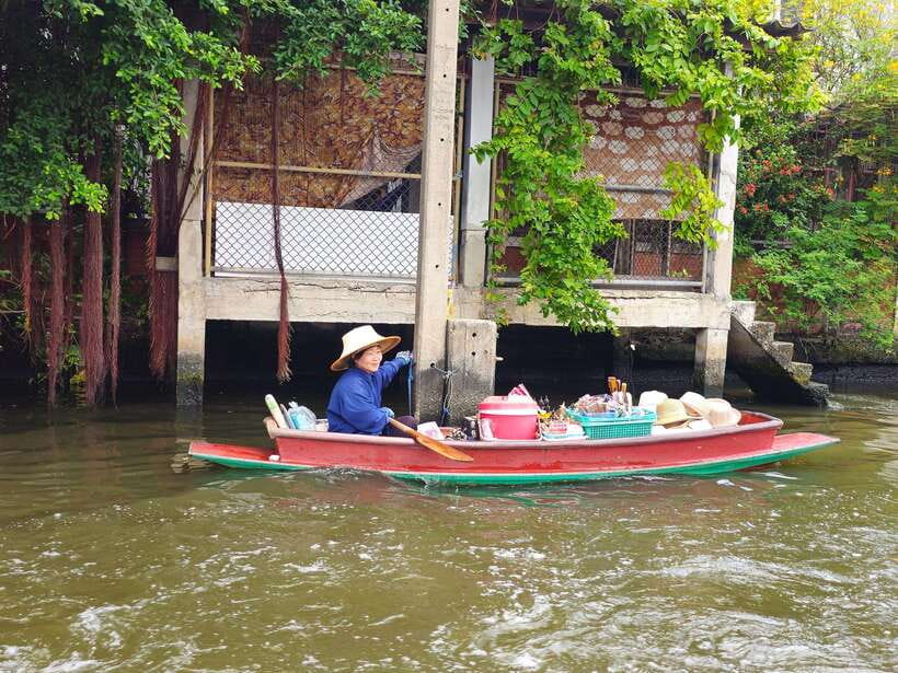 Bangkok Long Boat Canal a Big Buddha & Culture Markets Tour - Thonburi water taxi: a quick warm-up before the long tail boat